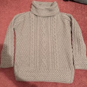 Carraig Donn Made In Ireland 100% Merino Wool Grey Women's Sweater